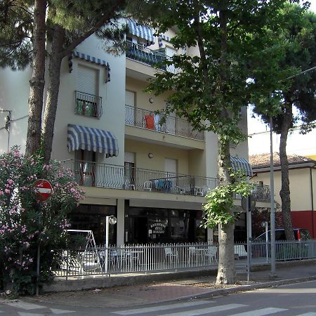Residence Monaco Appartamenti Ріміні Екстер'єр фото