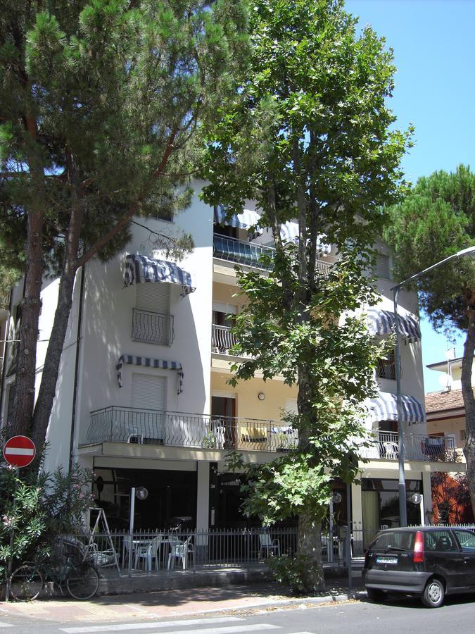 Residence Monaco Appartamenti Ріміні Екстер'єр фото